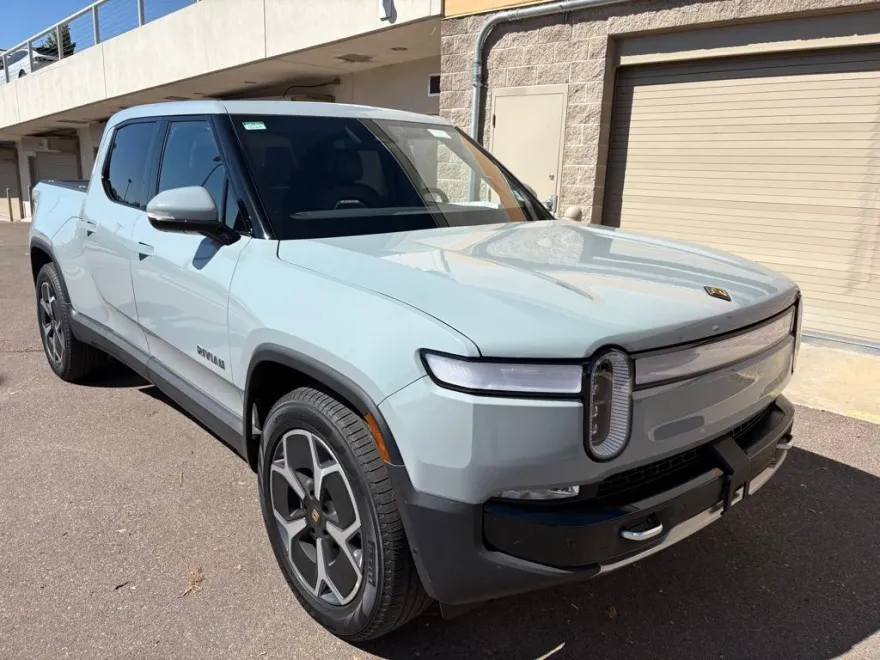 2024 Rivian R1T Adventure photo 1