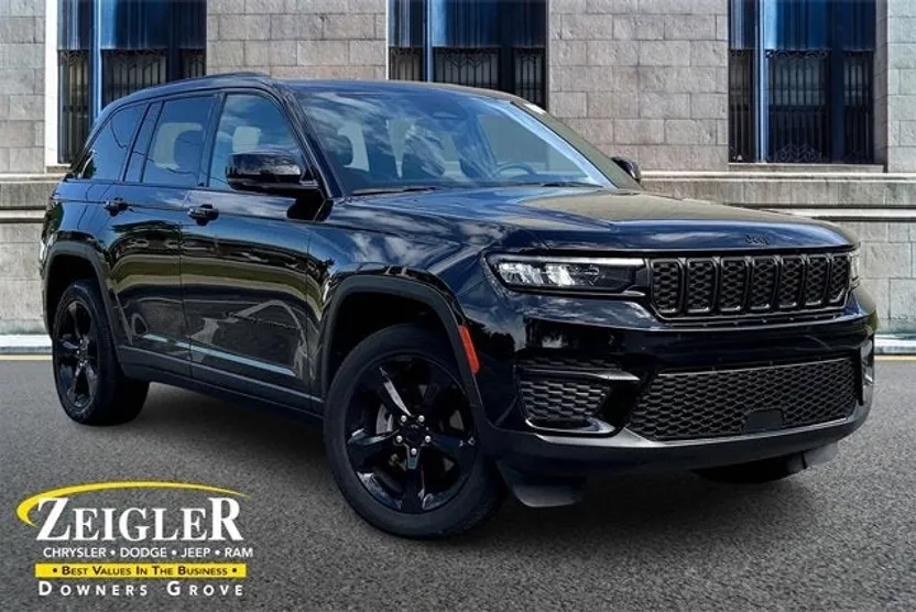 2023 Jeep Grand Cherokee Laredo Altitude X photo 1