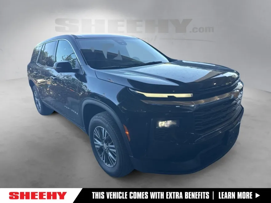 2024 Chevrolet Traverse LS photo 1