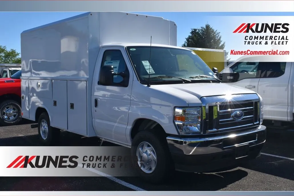 2025 Ford E-350 Base photo 1