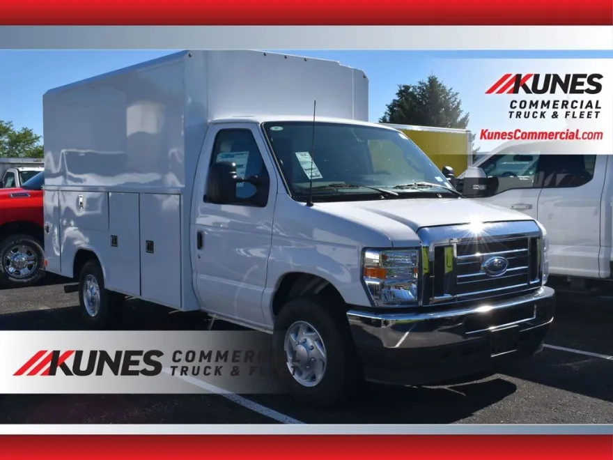 2025 Ford E-350 Base photo 1