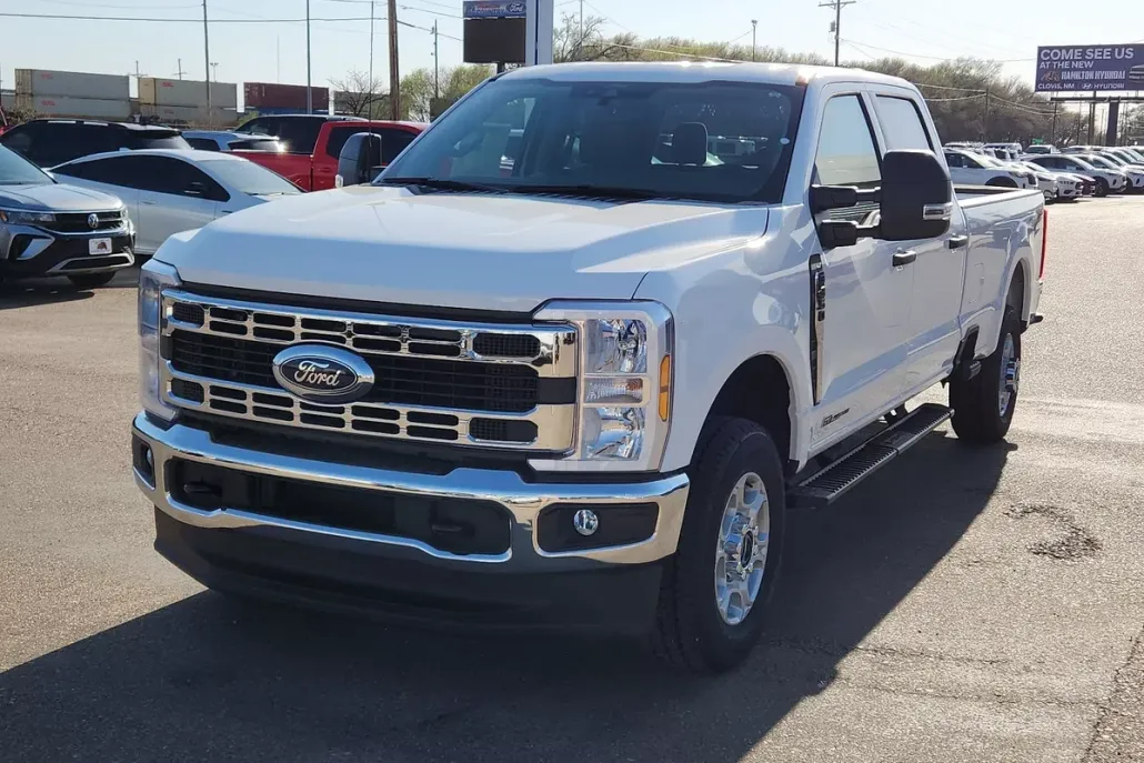 2025 Ford F-350 XLT photo 1