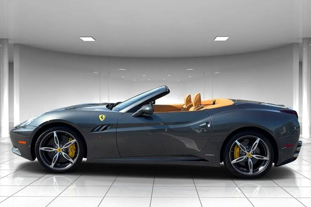 2013 Ferrari California Base photo 1