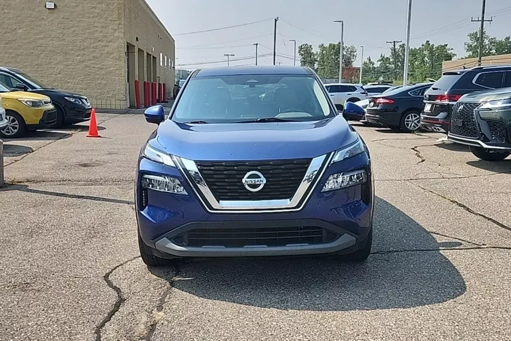2021 Nissan Rogue SV photo 1