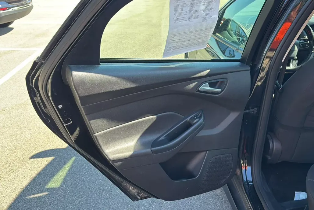 2015 Ford Focus SE photo 1