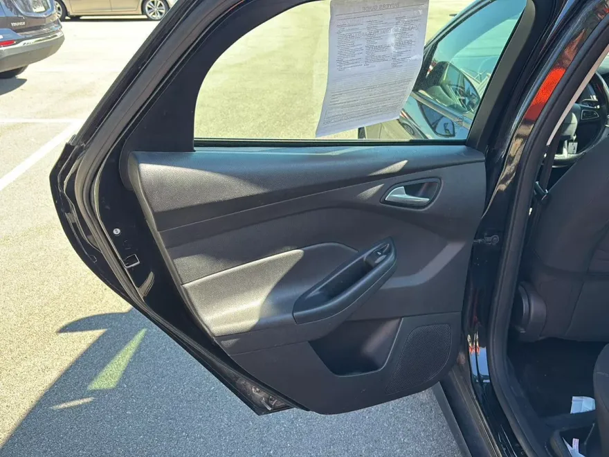 2015 Ford Focus SE photo 1