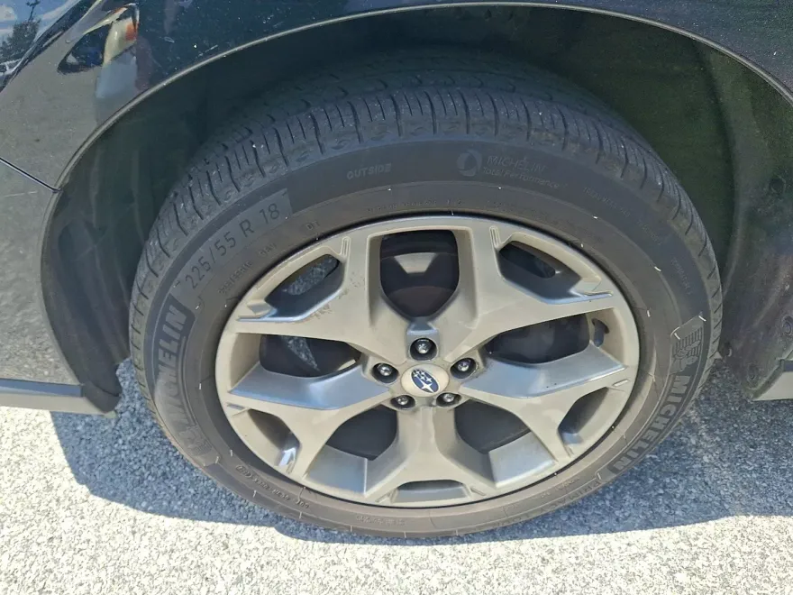 2017 Subaru Forester 2.5i Touring photo 1