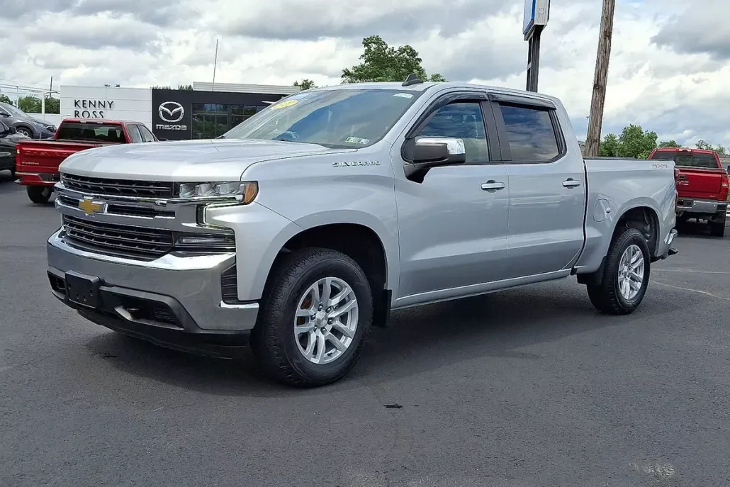 2022 Chevrolet Silverado 1500 LT photo 1