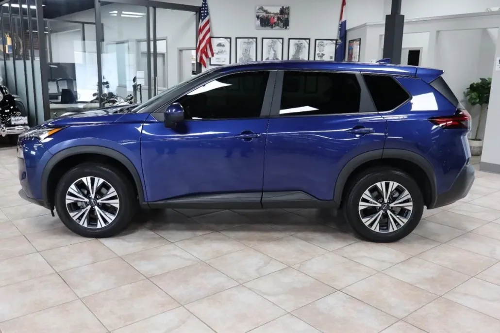 2023 Nissan Rogue SV photo 1