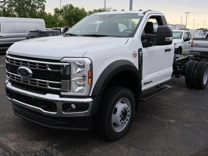 2025 Ford F-550 XL photo 1