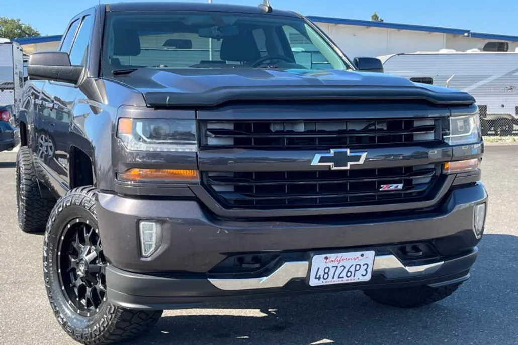 2016 Chevrolet Silverado 1500 LT Z71 photo 1