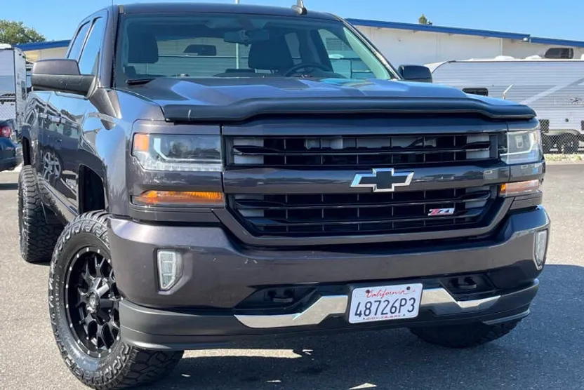 2016 Chevrolet Silverado 1500 LT Z71 photo 1