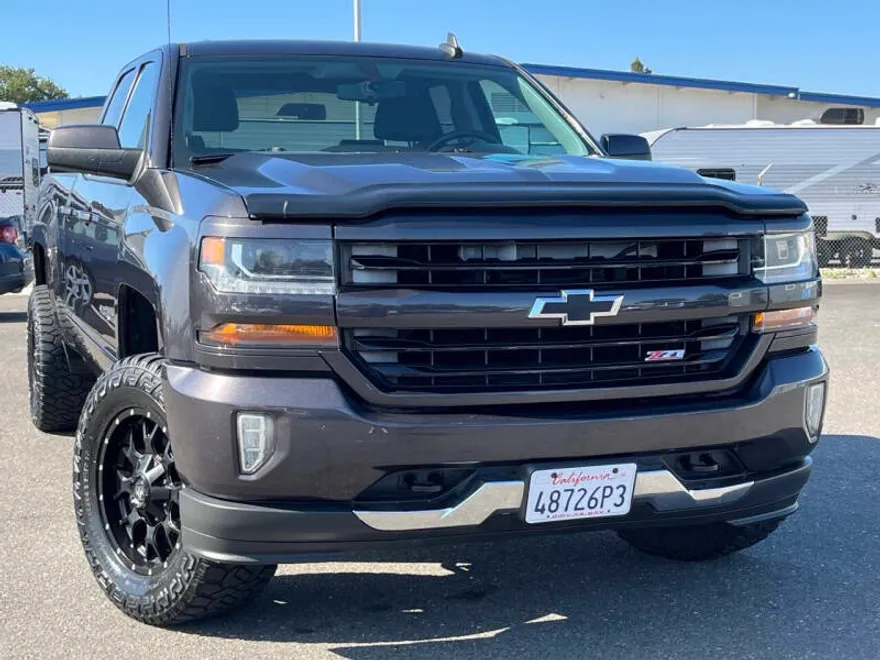2016 Chevrolet Silverado 1500 LT Z71 photo 1