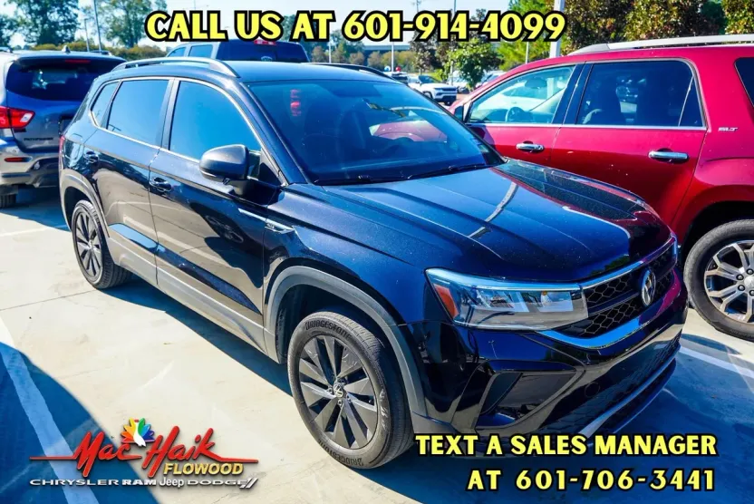 2022 Volkswagen Taos S photo 1