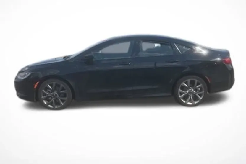 2015 Chrysler 200 S photo 1