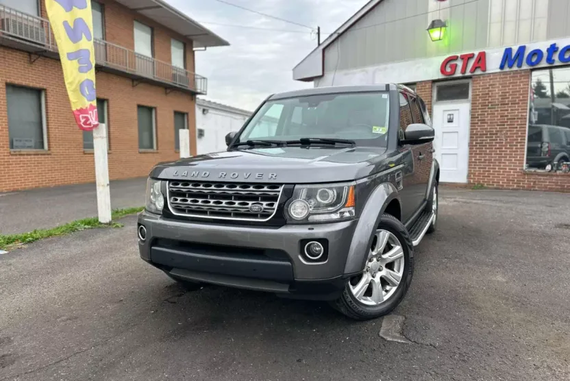 2016 Land Rover LR4 HSE photo 1