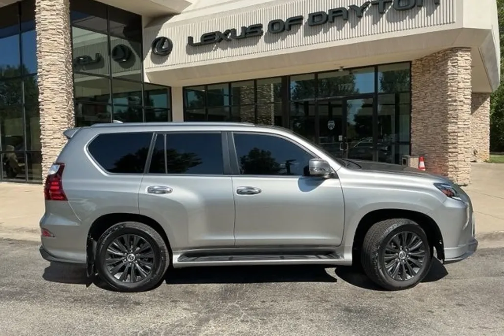 2022 Lexus GX 460 Luxury photo 1