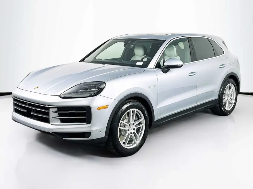 2025 Porsche Cayenne E-Hybrid photo 1