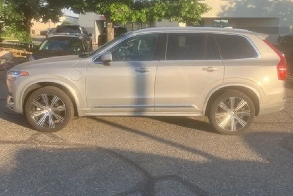 2023 Volvo XC90 Recharge Plus photo 1