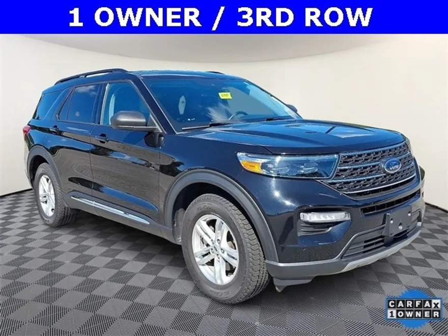 2023 Ford Explorer XLT photo 1