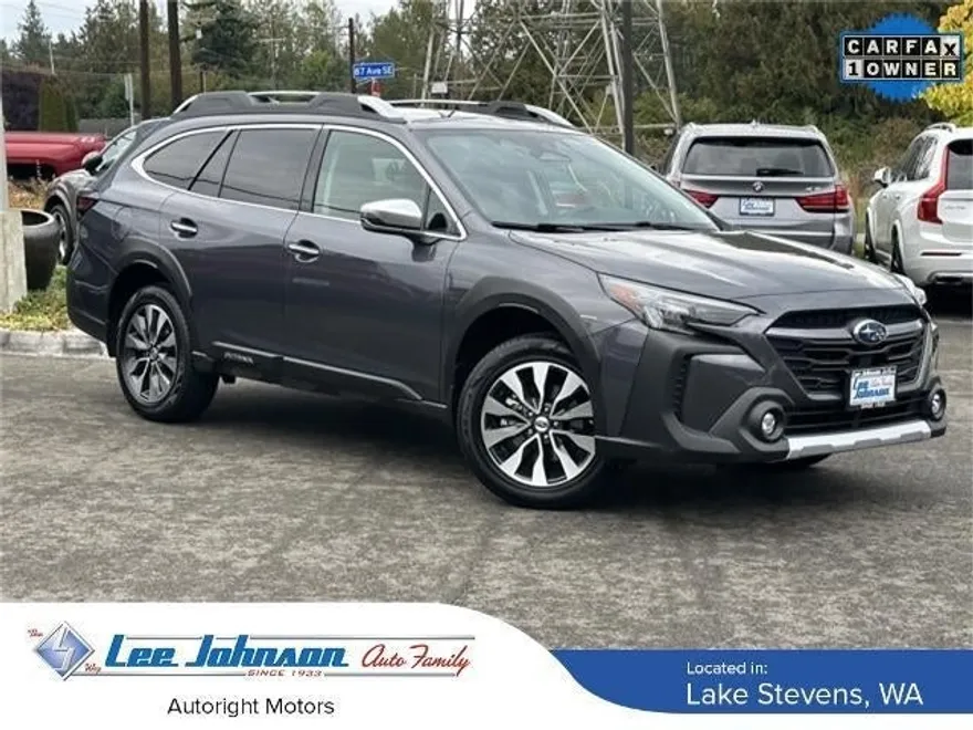 2023 Subaru Outback Touring photo 1