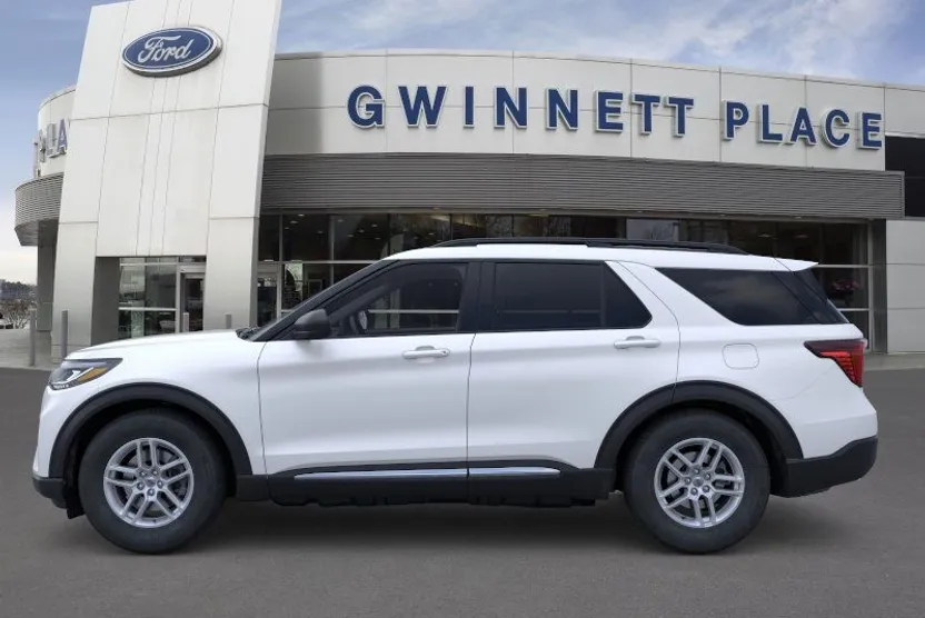 2025 Ford Explorer photo 1