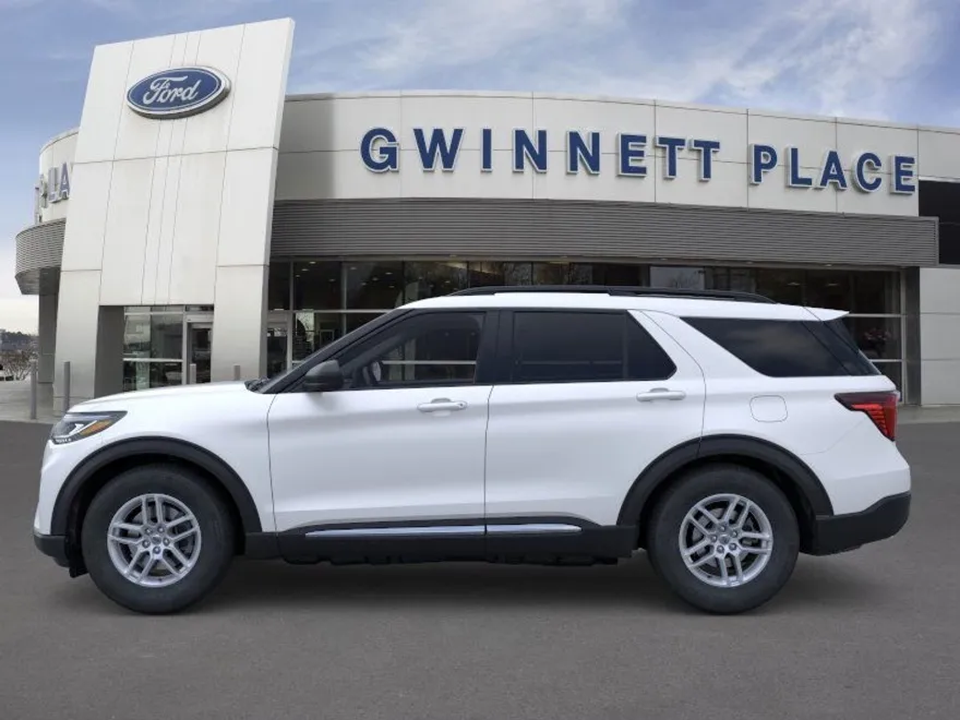 2025 Ford Explorer photo 1