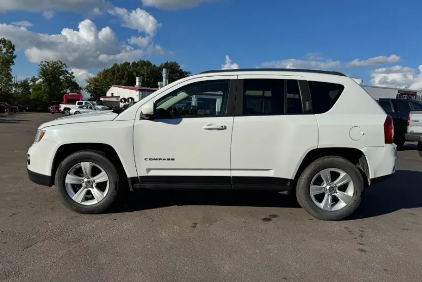 2014 Jeep Compass Sport photo 1