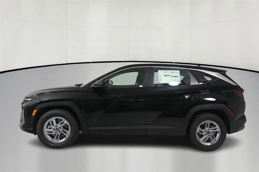 2025 Hyundai Tucson SE photo 1