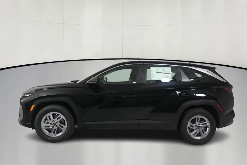 2025 Hyundai Tucson SE photo 1