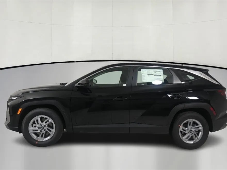 2025 Hyundai Tucson SE photo 1