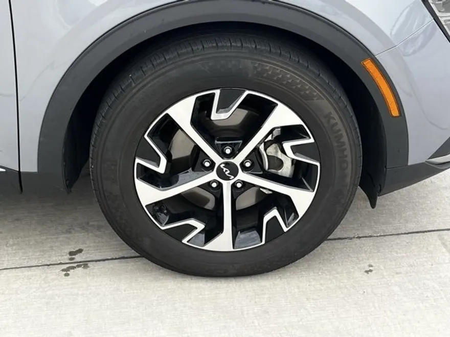 2024 Kia Sportage EX photo 1