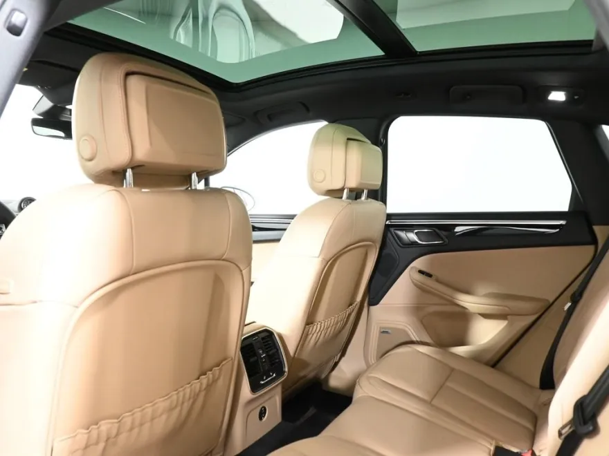 2024 Porsche Macan Base photo 35