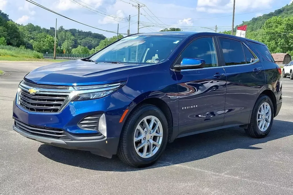 2022 Chevrolet Equinox LT photo 1