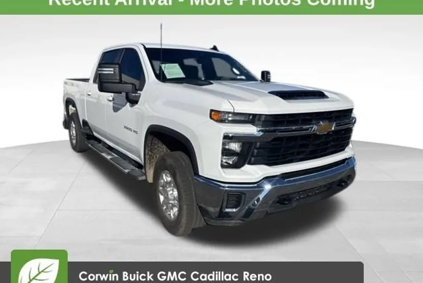 2024 Chevrolet Silverado 3500HD LT photo 1