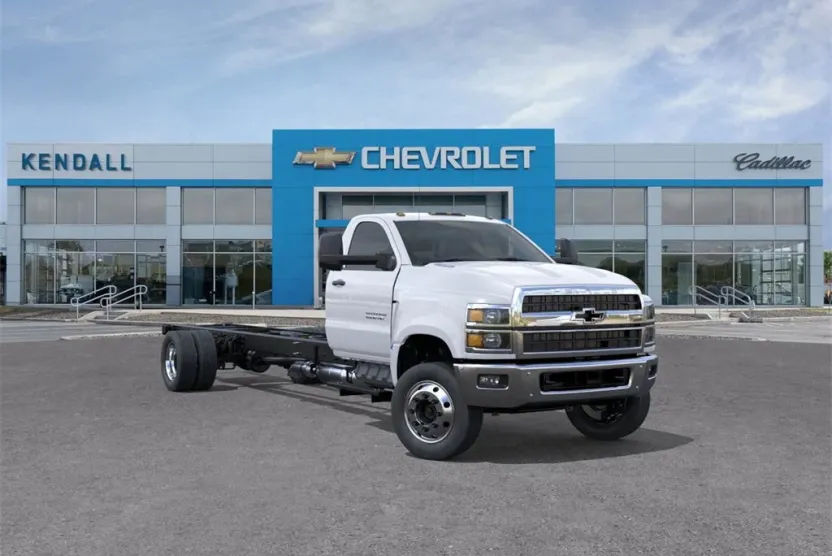 2025 Chevrolet Silverado 6500HD Work Truck photo 1