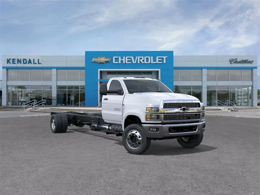 2025 Chevrolet Silverado 6500HD Work Truck photo 1