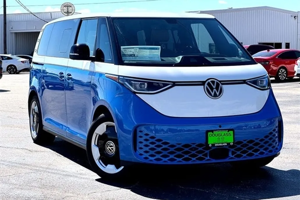 2025 Volkswagen ID. Buzz Pro Plus photo 1