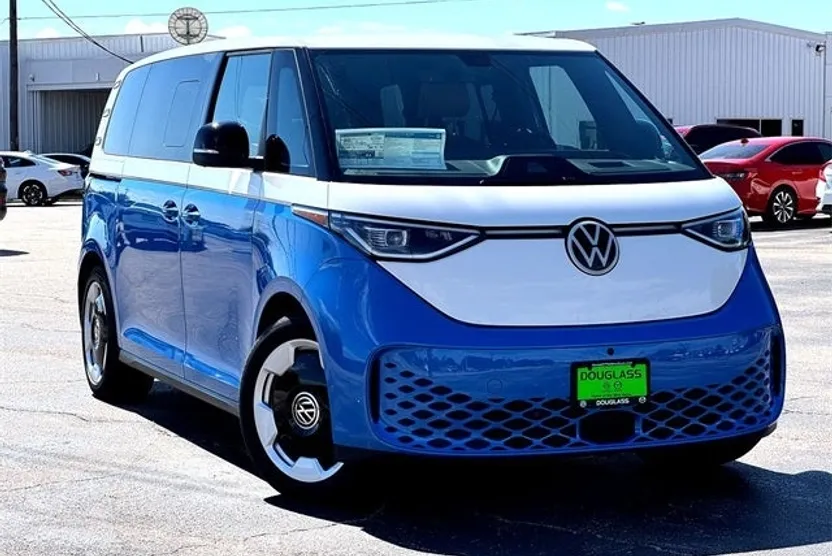 2025 Volkswagen ID. Buzz Pro Plus photo 1