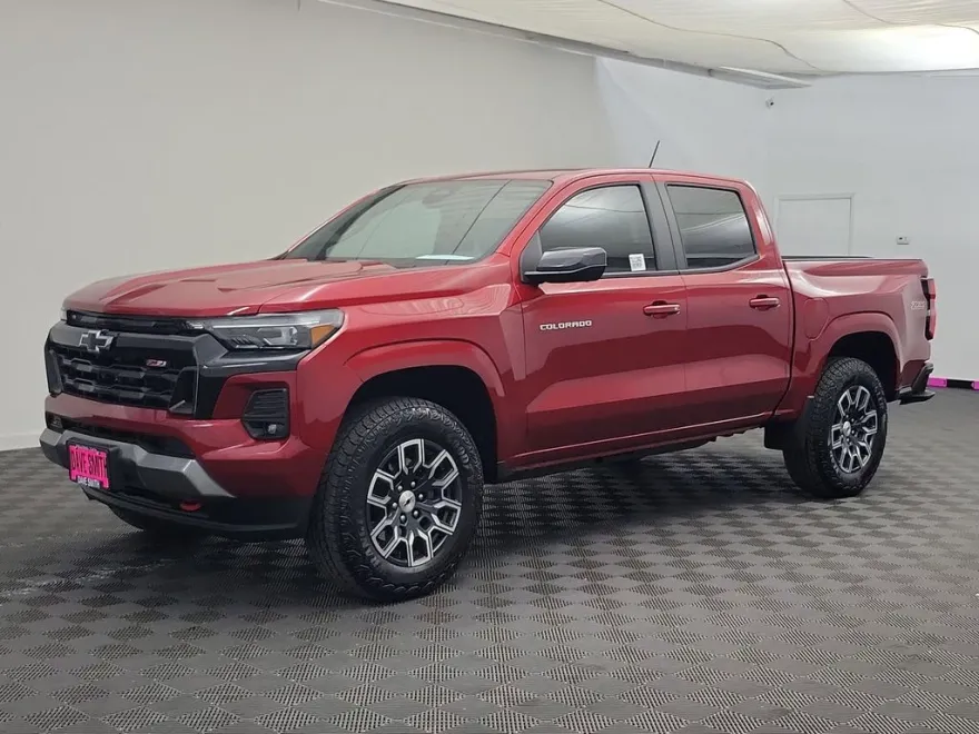 2025 Chevrolet Colorado Z71 photo 1
