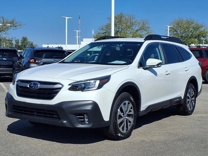 2022 Subaru Outback Premium photo 1
