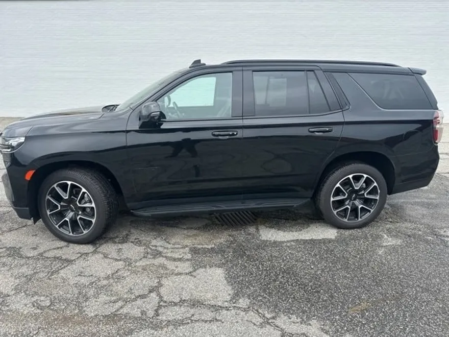 2022 Chevrolet Tahoe RST photo 1