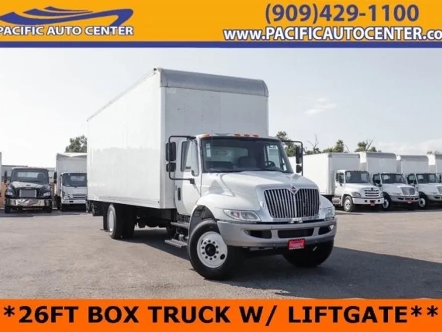 2018 International 4300 photo 1