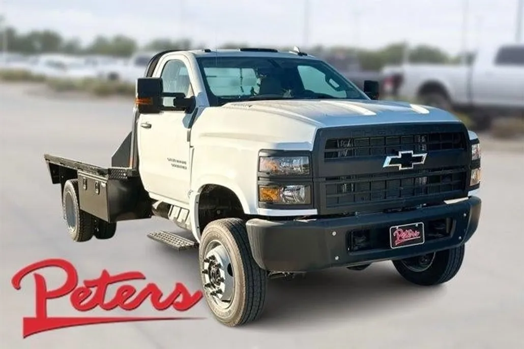 2024 Chevrolet Silverado 5500HD Work Truck photo 1