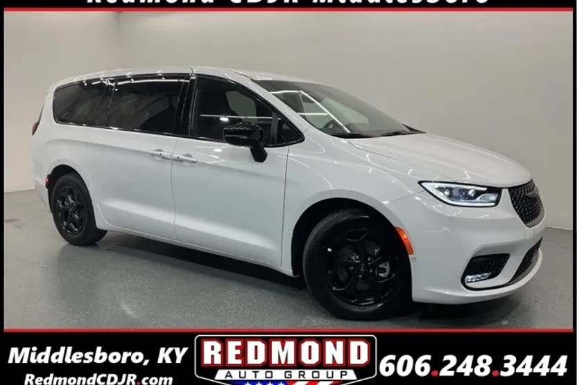2024 Chrysler Pacifica Hybrid photo 1