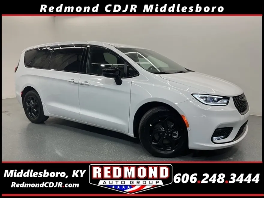 2024 Chrysler Pacifica Hybrid photo 1
