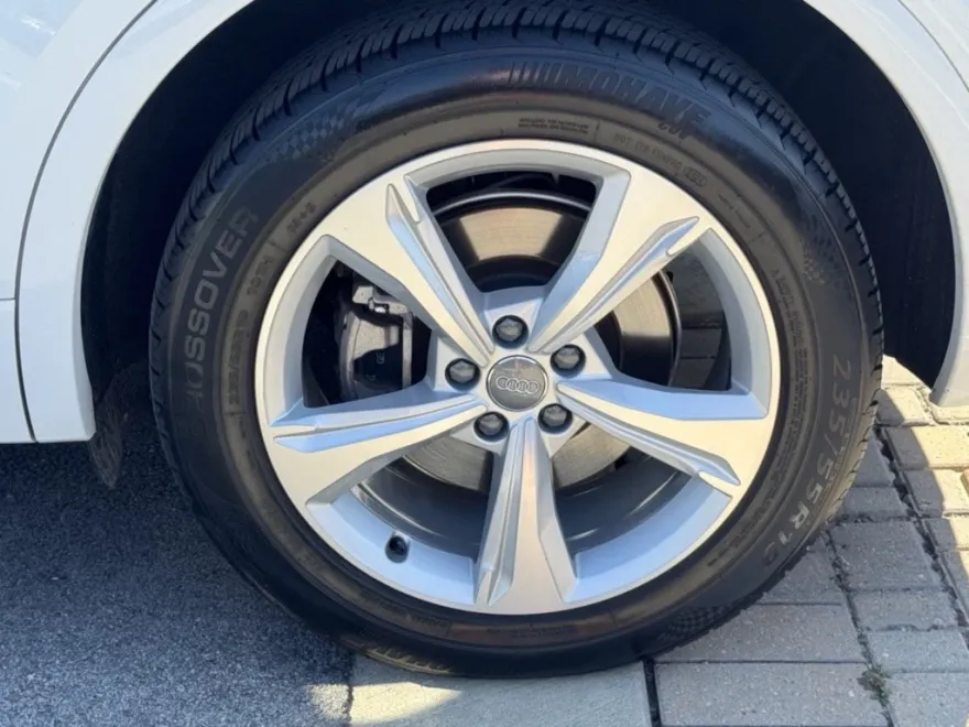 2020 Audi Q5 45 Premium photo 1