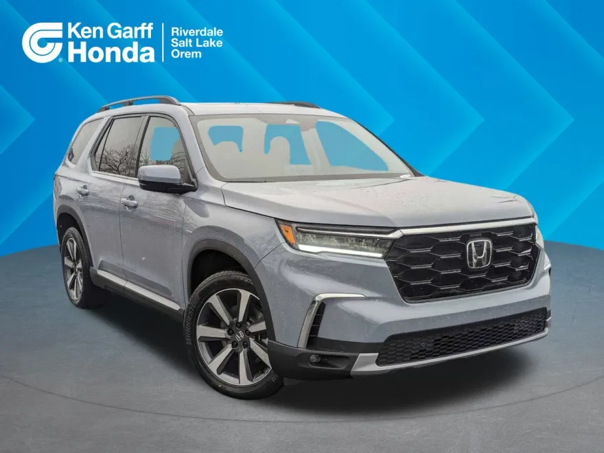 2025 Honda Pilot Touring photo 1