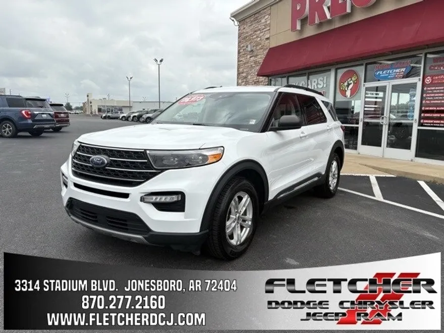 2023 Ford Explorer XLT photo 1