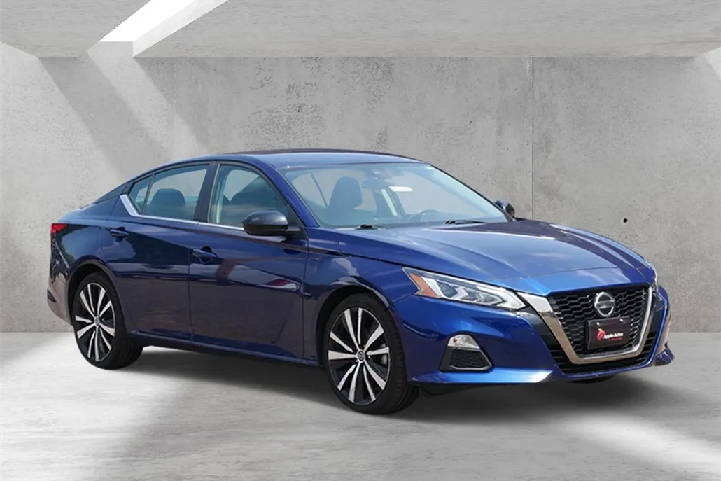 2022 Nissan Altima 2.5 SR photo 1